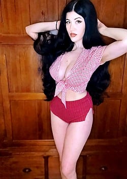 Ashili Carlone image 4 of 4