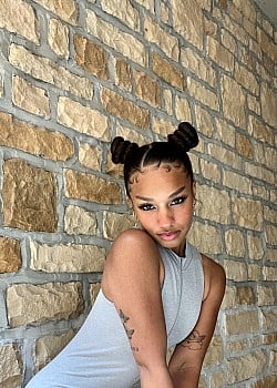 Ashlee West image 3 of 4