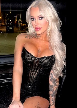 Ashley Renee (Bartender) image 2 of 2