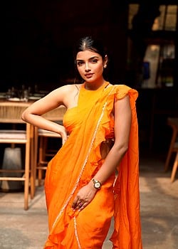 Ashna Zaveri image 1 of 4