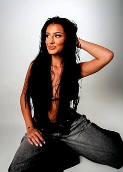 Asia Sorio image 4 of 4