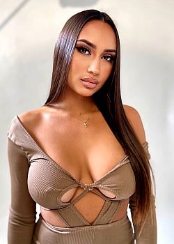 Astrid Nelsia image 3 of 4