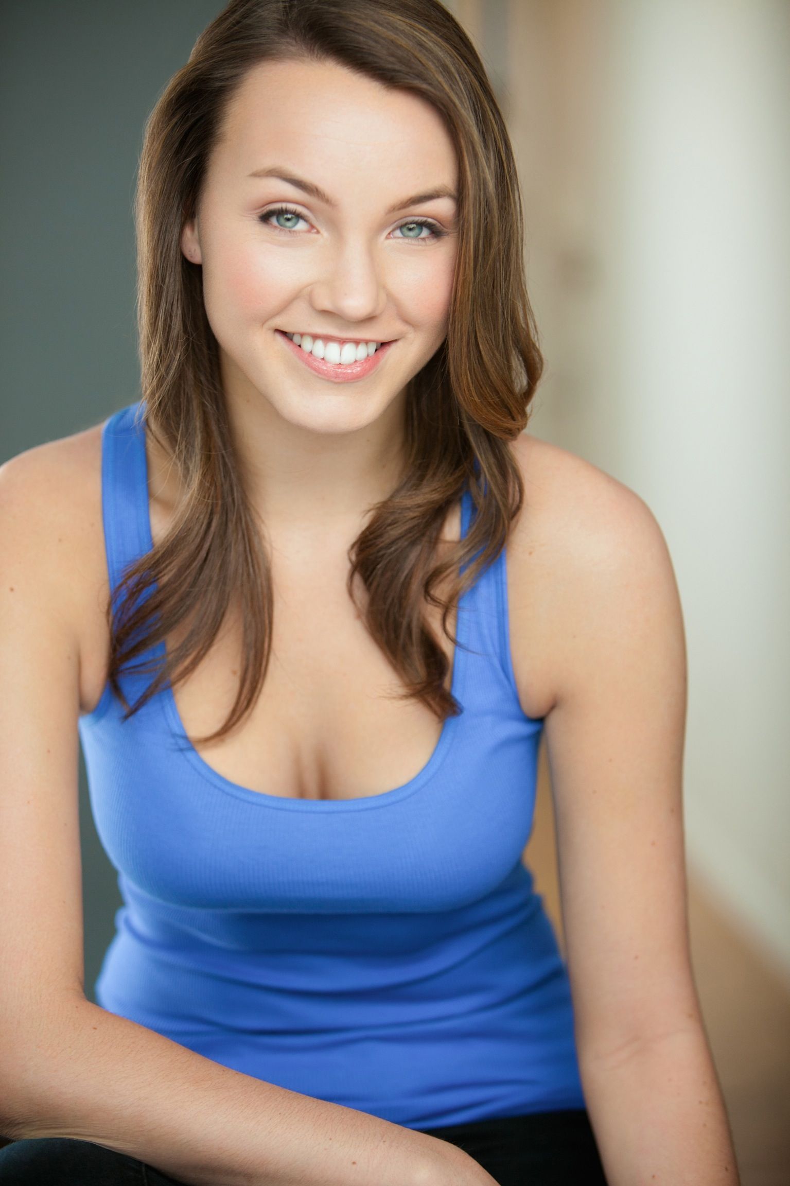 Audra Van Hees - Free pics, galleries & more at Babepedia