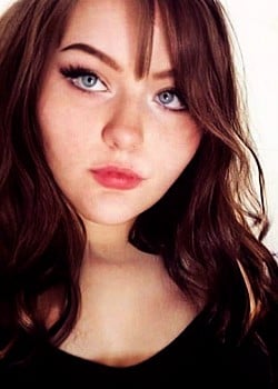 Ava Luna image 1 of 1