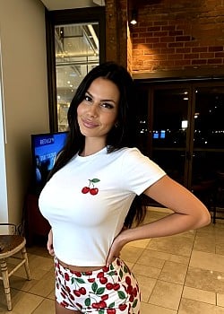Ava Ray image 2 of 4