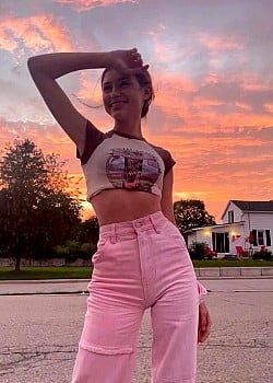 Ava Rose Beaune image 2 of 3
