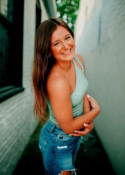 Ava Roth image 2 of 3