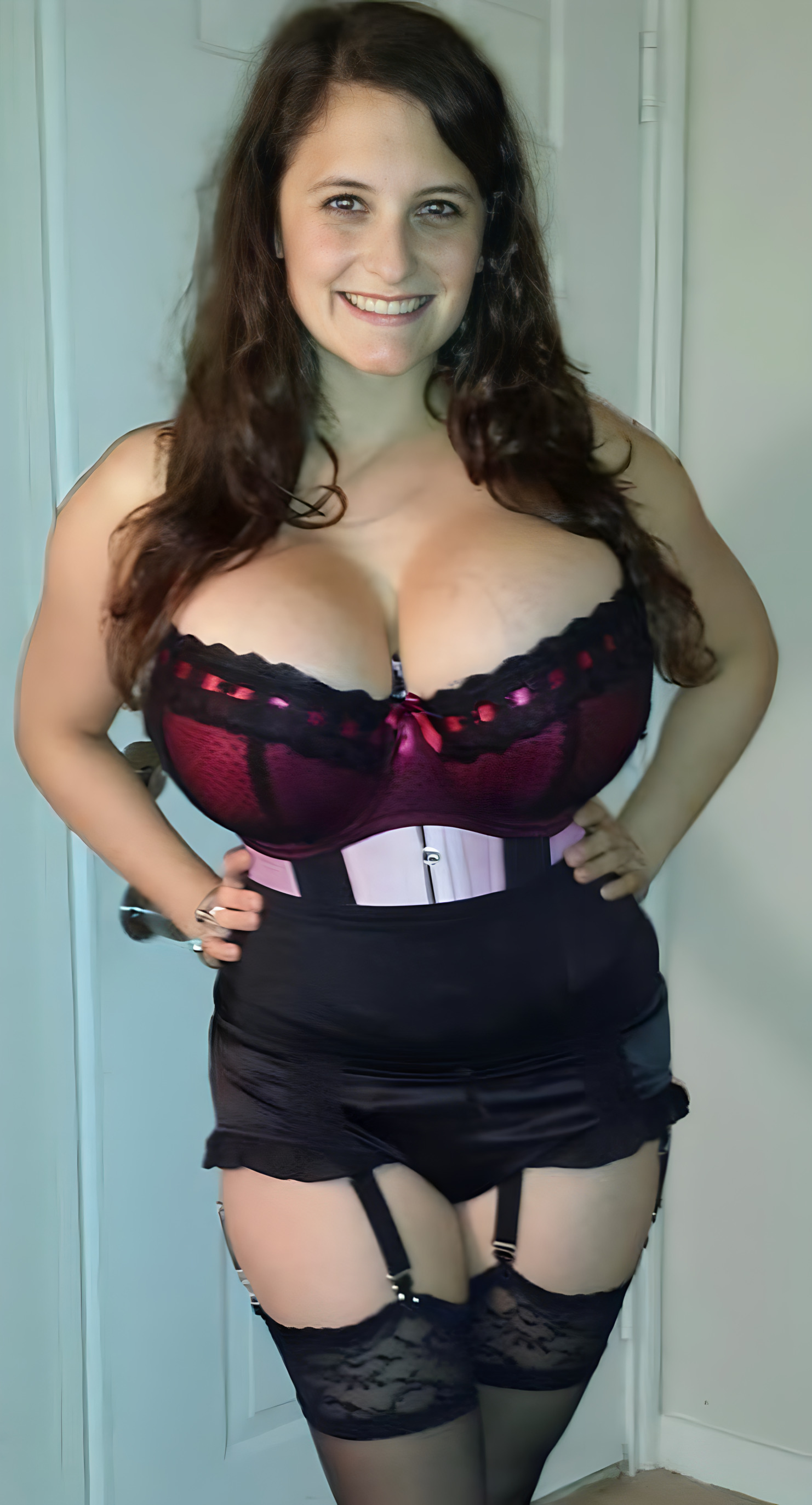 Avery Harwood - Free nude pics, galleries & more at Babepedia