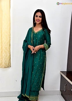 Avika Gor image 2 of 4