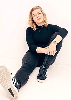 Awesome Elina image 3 of 4