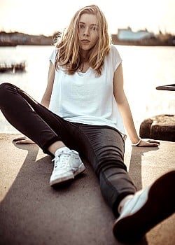 Awesome Elina image 4 of 4