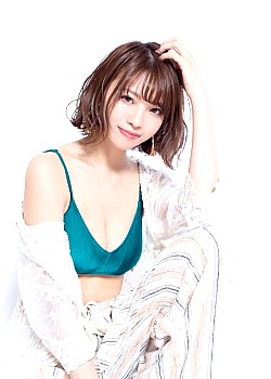 Aya Hayase image 2 of 4