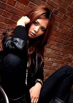 Aya Kamiki image 2 of 2