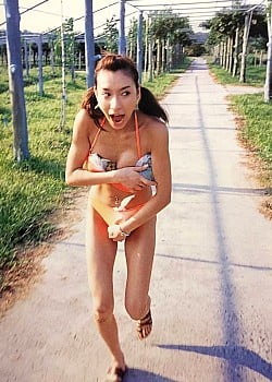 Aya Makinoda image 2 of 2