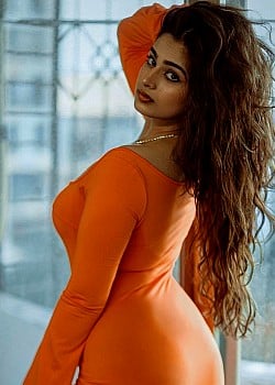 Ayesha Khan image 2 of 4