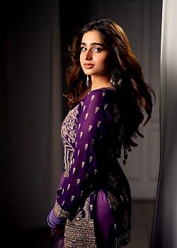 Ayesha Khan image 4 of 4