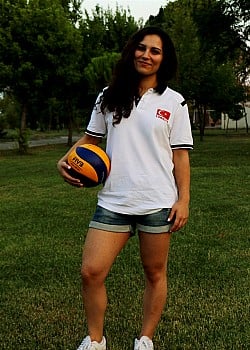 Aylin Sarioglu image 2 of 4