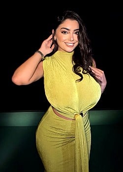 Aysegul Capkin image 3 of 4