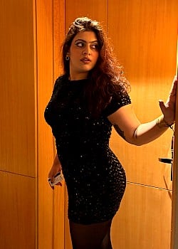 Ayushi Sharma image 3 of 4