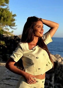 Azra Ahmetovic image 1 of 4