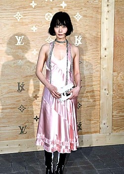 Bae Doona image 2 of 2