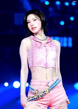 Bae Jinsol image 1 of 1
