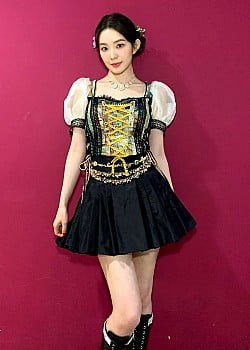 Bae Joo-hyun image 2 of 4