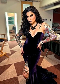 Bailey Sarian image 2 of 4