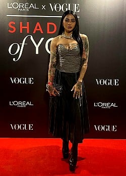 Bani J image 4 of 4