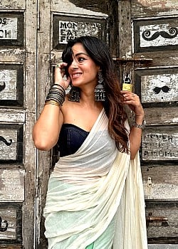 Barkha Bisht image 2 of 3