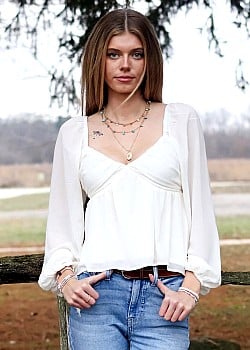 Baylee Olivia image 1 of 4