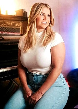 Beatrice Egli image 4 of 4