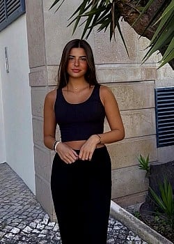 Beatriz Silva image 1 of 2