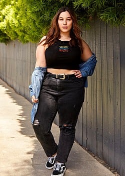 Becca Elisse image 2 of 4