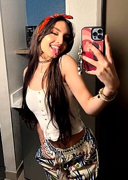 Beebee ASMR image 3 of 4