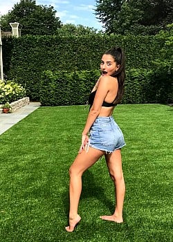 Bella Gorosh image 4 of 4