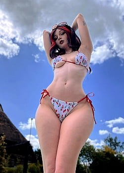 Bella Jynx image 3 of 4