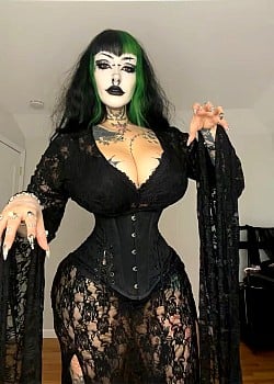 Bella Luna Bae image 3 of 3