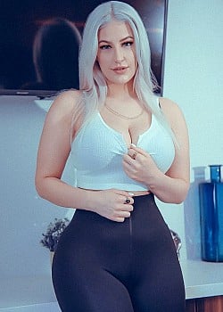 Bella Romano image 4 of 4