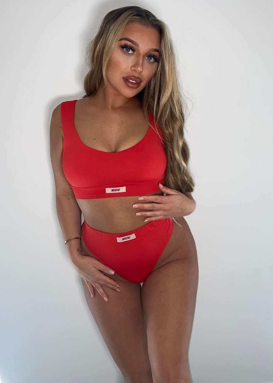 Bethan Kershaw - Free pics, galleries & more at Babepedia