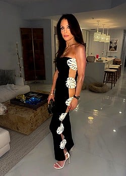 Bethenny Frankel image 2 of 4