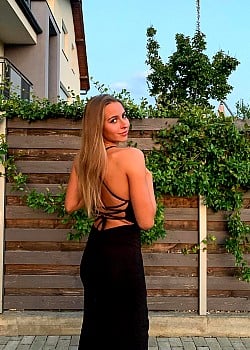 Bettina Fabian image 4 of 4