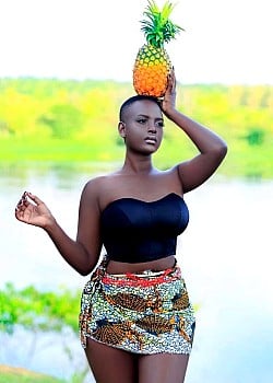 Bettinah Tianah image 2 of 4