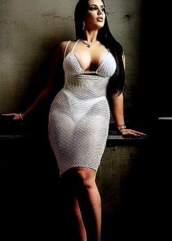 Bia Schneider image 3 of 4