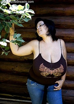 Bianca Bloom image 2 of 4