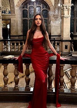 Bianca Dragan image 3 of 4