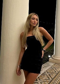 Bianca Zanatta image 3 of 4