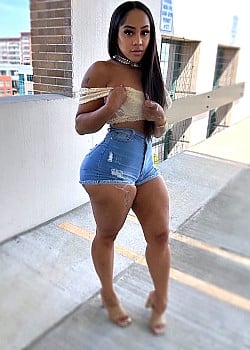 Big Kierra image 2 of 4