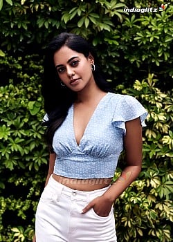 Bindu Madhavi image 1 of 1