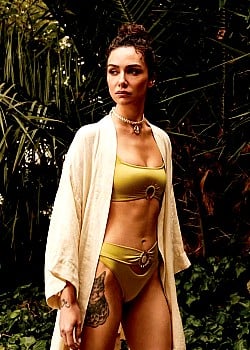 Birce Akalay image 1 of 2